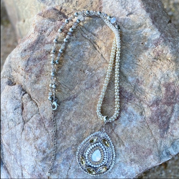 CHICOS Rhinestone/Bead NECKLACE - Picture 2 of 15